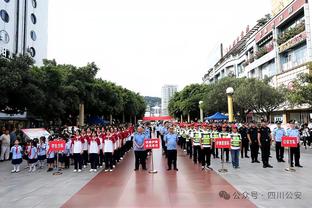 双子之夜！火箭将向今日到场观众赠送阿门&奥萨尔摇头娃娃