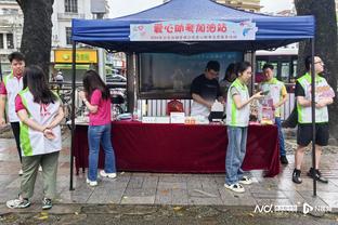 国足遭新加坡逼平！黄健翔：国足接下来两场比赛必须赢！